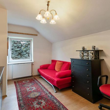 Lively Holiday Home In Wien With Private Garden Ngoại thất bức ảnh