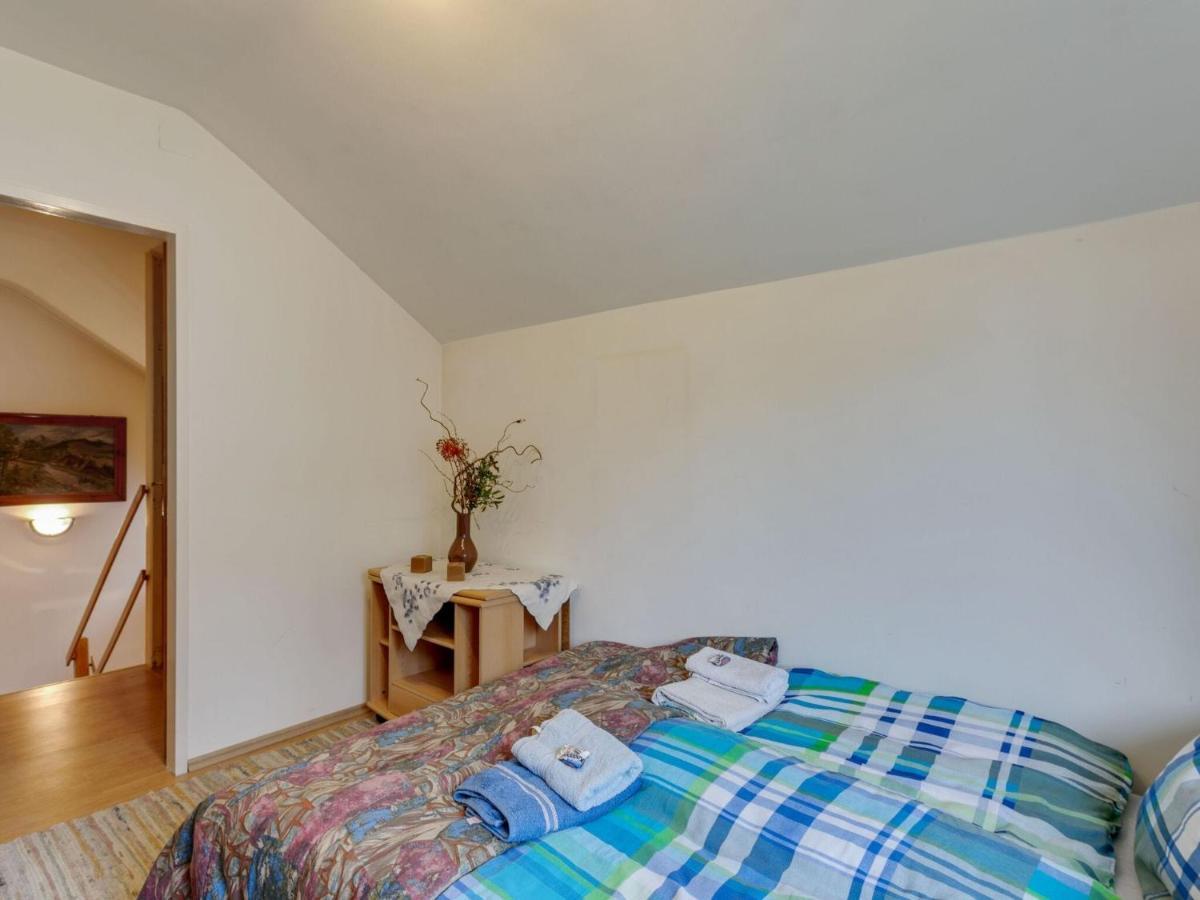 Lively Holiday Home In Wien With Private Garden Ngoại thất bức ảnh
